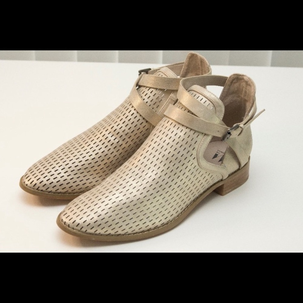 VANESSA WU Sz 36 Anthropologie Gold w/ Straps Leather Perforated Top Booties